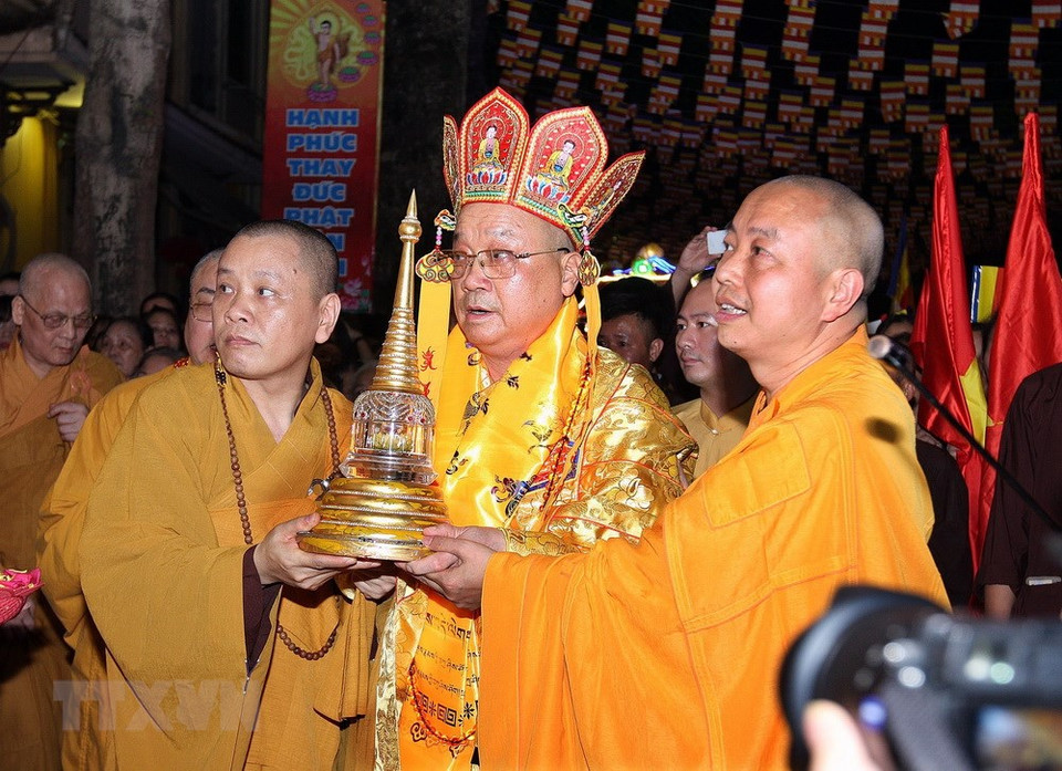  Cérémonie de procession des reliques de Bouddha à Hanoï. 
