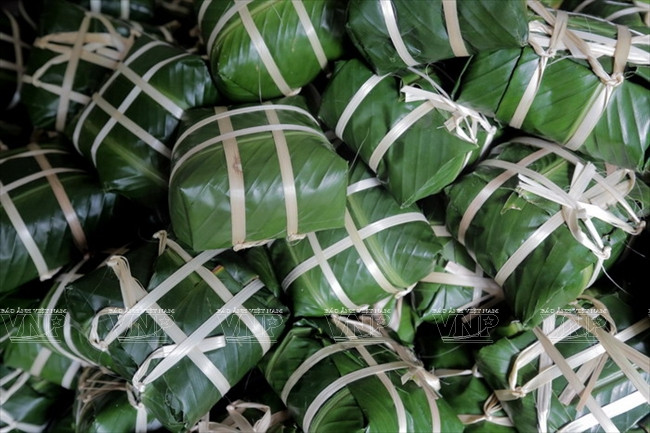 Des bánh chưng achevés.