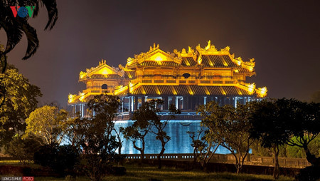 Le pavillon des cinq dragons.