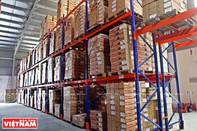 Des cuiseurs à riz et des produits électroménagers sont les principaux produits distribués par le groupe.