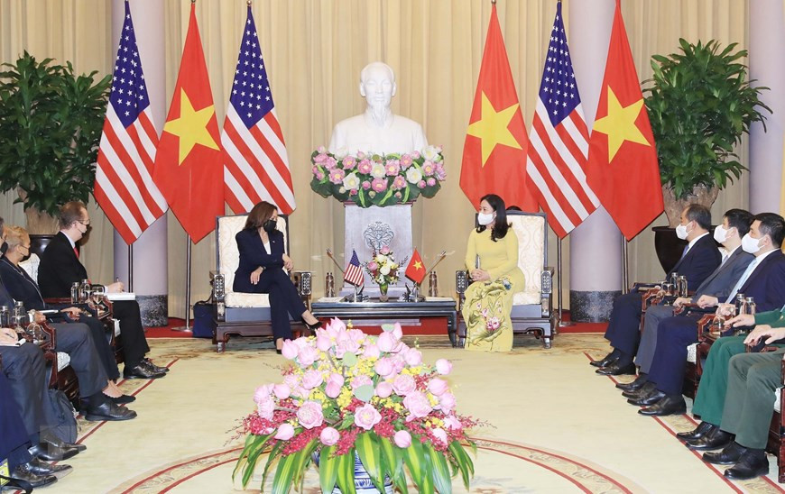 Durant sa visite au Vietnam, Kamala Harris rencontrera des dirigeants vietnamiens pour discuter de la situation de la pandémie de COVID-19 ainsi que de la sécurité régionale et de la coopération économique. 
