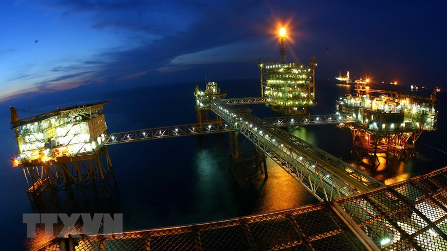 Nuit sur la plate-forme technologique centrale No2.