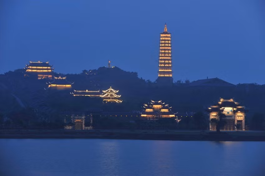 La pagode Bai Dinh dans le complexe d'écotourisme de Trang An. 