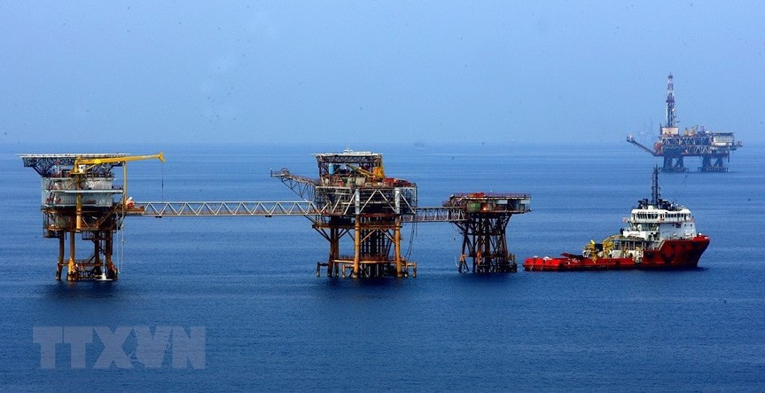 Des plates-formes d'exploitation pétrolière de Vietsovpetro au gisement de Bach Ho.