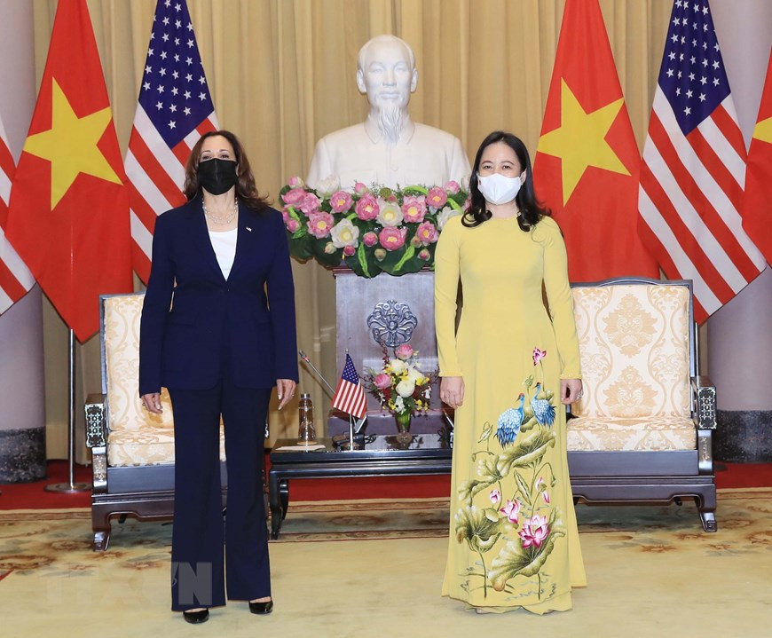 La vice-présidente Vo Thi Anh Xuan (droite) et son homologue des États-Unis Kamala Harris.