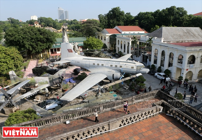 Musée de l'histoire militaire du Vietnam vu de la tour. 