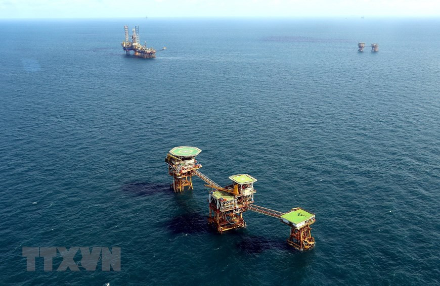 Plates-formes de Vietsovpetro au gisement de Bach Ho.