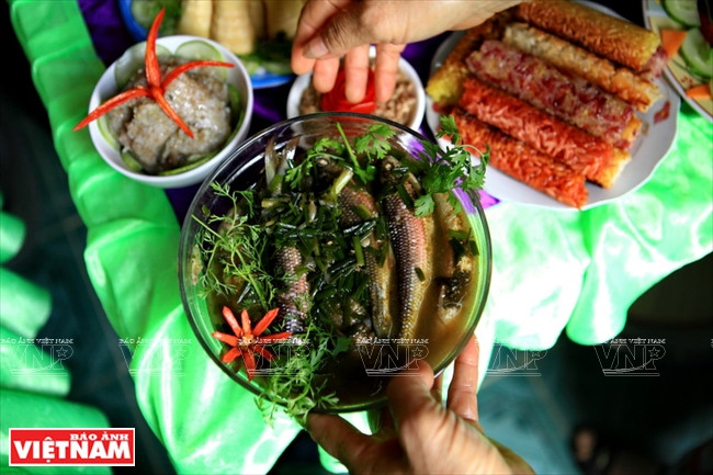 Le potage au poisson Mat de la rivière Giang est succulent.