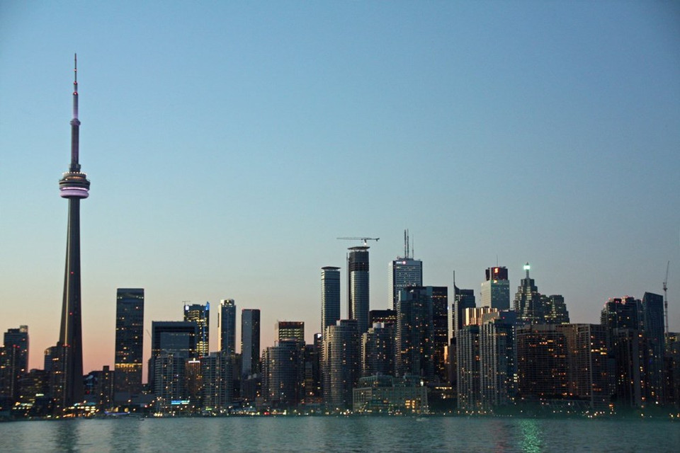 Toronto est l’une des villes les plus dynamiques d’Amérique du Nord. Elle est très animée ​sur le plan économique, ​tout en étant un site touristique séduisant. 