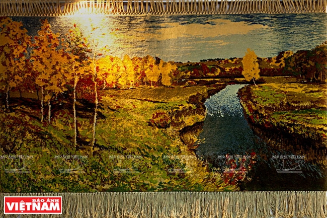 Un tapis en laine au thème moderne.