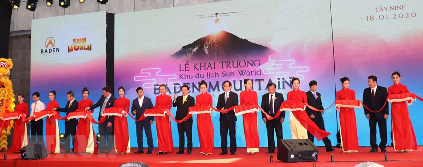 Cérémonie d'inauguration de la zone touristique Sunworld Ba Den tenue le 18 janvier. Photo: VNA