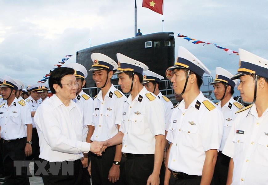 Le président Truong Tân Sang est allé visiter des officiers et soldats de la brigade des sous-marins 189. 