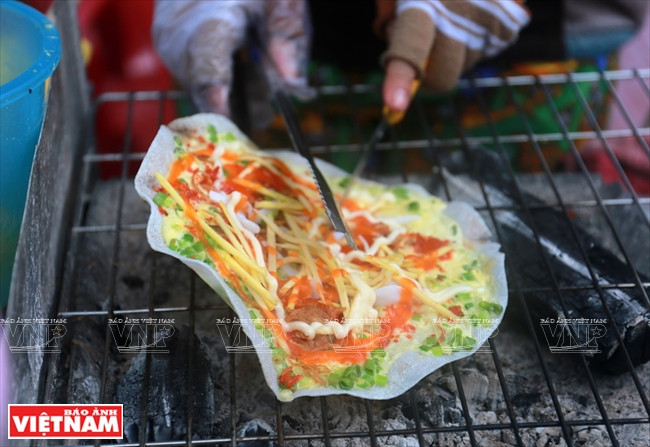 A Nam Du, on peut se mêler à la vie quotidienne des pêcheurs. Ceux-ci sont hospitaliers et très accueillants. La nuit, les touristes peuvent camper et chanter sur les plages, en dégustant des fruits de mer locaux grillés. Un voyage de trois jours et deux nuits est parfait pour faire le tour de cet endroit.