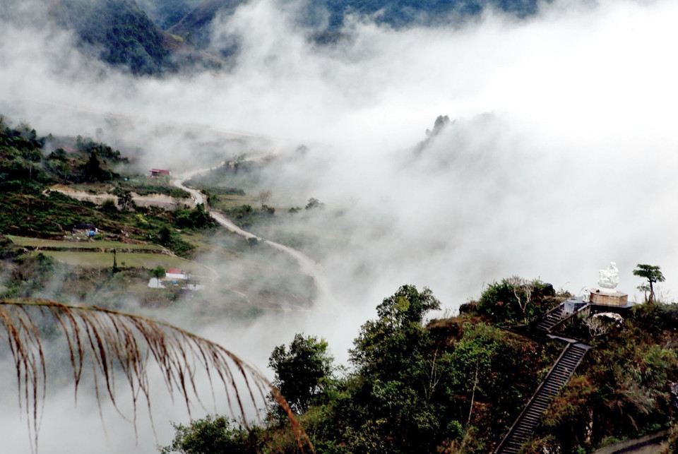 Un coin de la pagode Linh Ung, en cours de construction. Photo : VNA
