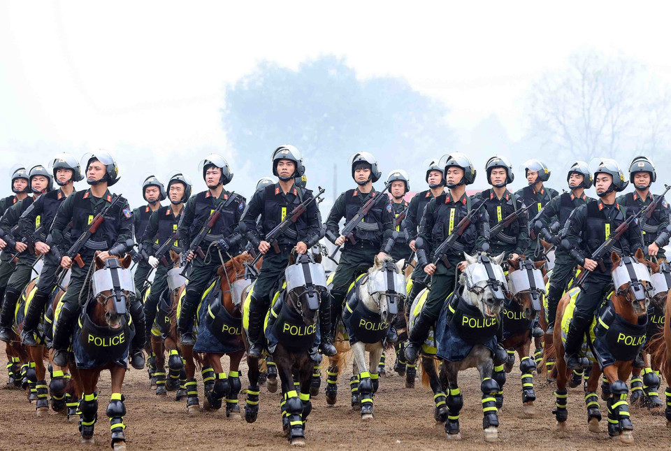 Chaque officier et soldat de la Police mobile à cheval comprend bien ses responsabilités et ressent une grande fierté dans l'accomplissement de ses tâches. Photo : VNA