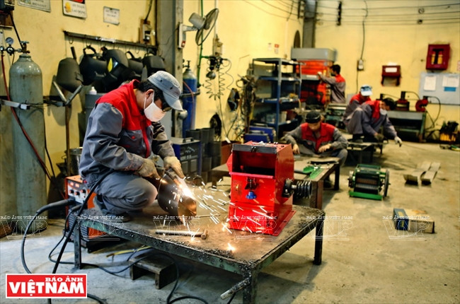 Travailleurs de la compagnie d’investissement Tuân Tu.