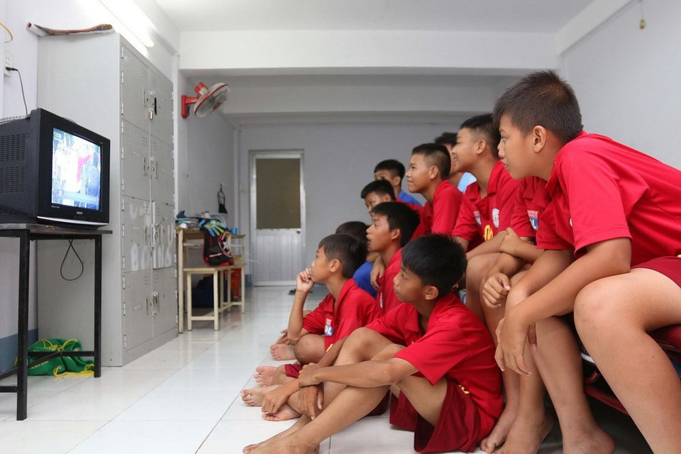 Les étudiants juniors du centre de formation des jeunes footballeurs de Ho Chi Minh-Ville-Lyon sont impatients du premier match dans le cadre de la Coupe du Monde 2018 opposé la sélection russe et celle de l’Arabie saoudite.