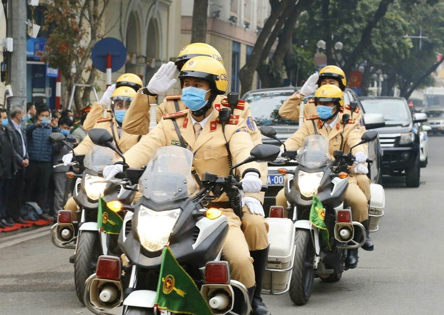 Policiers lors de la cérémonie de lancement. Photo: VNA