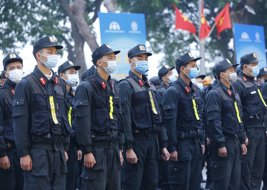 Policiers lors de la cérémonie de lancement. Photo: VNA