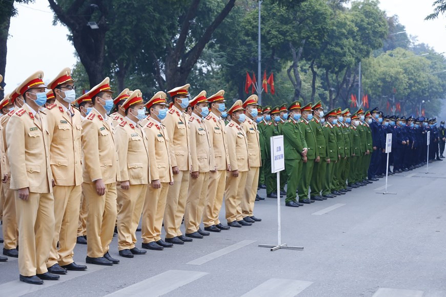 L'Année nationale de la sécurité routière vise à améliorer la diffusion de l'éducation juridique dans le domaine de la sécurité routière et de l'ordre, à la construction d'une culture de la circulation en mettant l'accent sur les compétences en matière de sécurité routière et sur l'alerte aux risques d'accident de la route. Photo: VNA