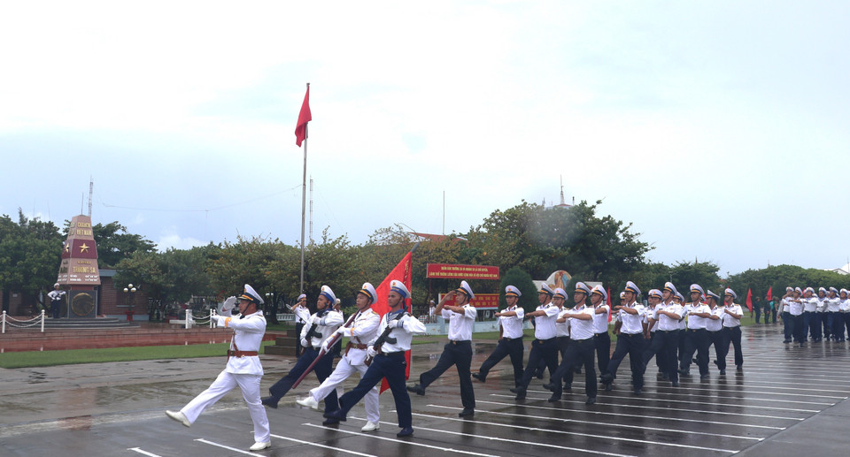 Des soldats sur l'archipel de Truong Sa. Photo: VNA