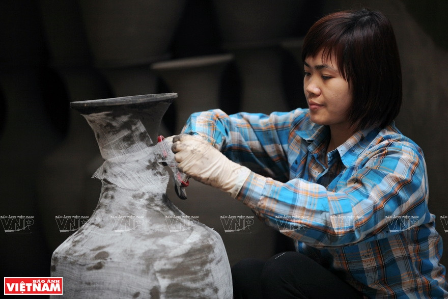 Préparatifs avant d'appliquer la laque. Photo: VNP