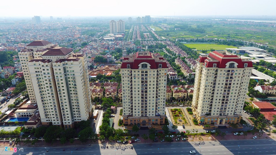 La zone urbaine Nam Thang Long est une combinaison de nombreux projets urbains sur les communes de Xuân Dinh, Dông Ngac (arrondissement Bac Tu Liêm) et Phu Thuong, Xuân La (arrondissement de Tây Hô). 