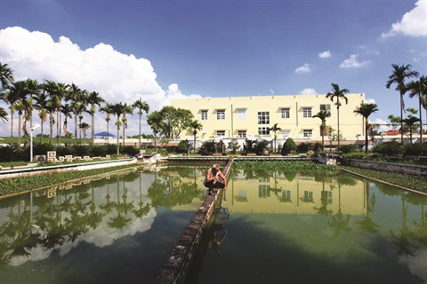 Trân Công Bang compte dans sa ferme 13 aquariums totalisant 2.700 m², où il y élève des tortues pour la reproduction et pour la viande. Elles doivent atteindre 4 à 5 kilos pour être exportées. 