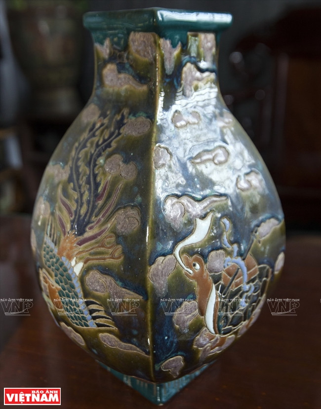 Vases en porcelaine de Bien Hoa.