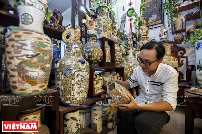 Les collections servent de documents pour les thèmes de recherche de Hiêu Tin.