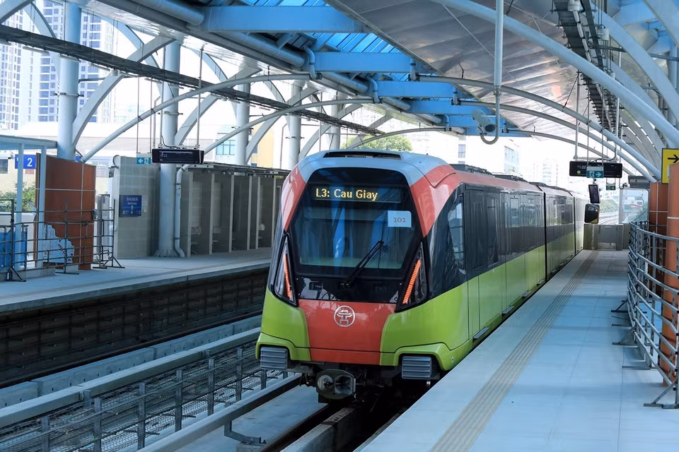 Une fois terminé, le projet de chemin de fer urbain Nhon - gare de Hanoï contribuera à augmenter la part des transports publics de passagers par des moyens écologiques dans la capitale Hanoï. Photo : VNA 