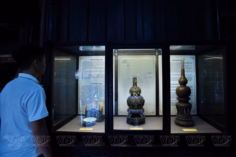  Les jouets préférés du roi Tu Duc sont exposés à Khiêm Lăng. Photo: VI 