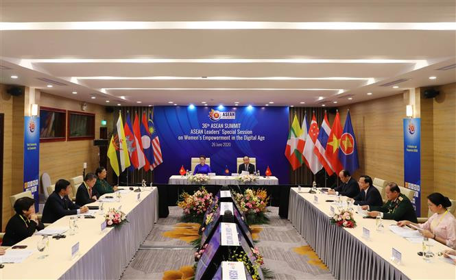 La session spéciale des dirigeants aséaniens sur l'autonomisation des femmes à l'ère numérique. Photo: VNA