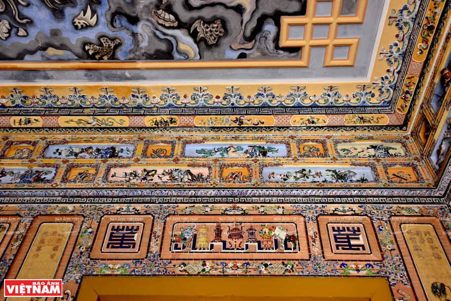 Mosaïque de porcelaine en détail. Photo: VNP