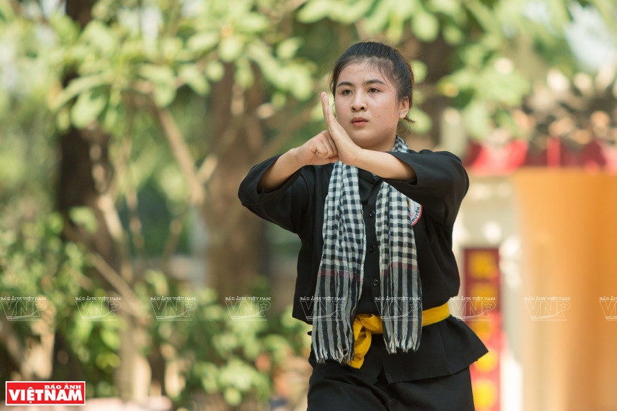 Le foulard « khan ran » est une arme défensive très efficace. Photo: VNP