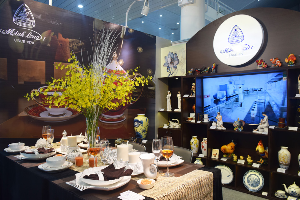 Près de 40 collections de produits céramiques ont été exposées.