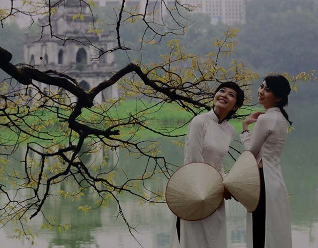 Le passage de saisons (au lac de l’épée restituée - lac Hoàn Kiêm, Hanoi).