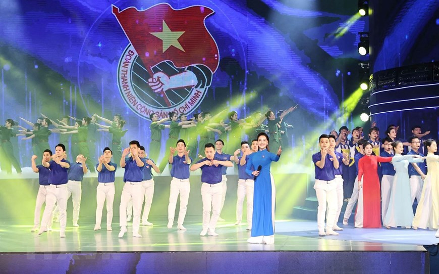 Un numéro artistique lors de la cérémonie. Photo : VNA