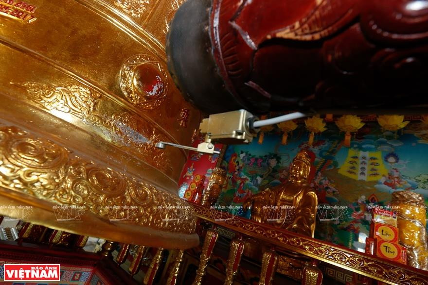  Le moteur de tintement automatique de la cloche. 