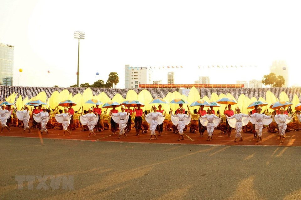  Une cérémonie de célébration de la victoire sur le régime génocidaire a eu lieu lundi matin 7 janvier à Phnom Penh avec la participation de milliers de personnes.