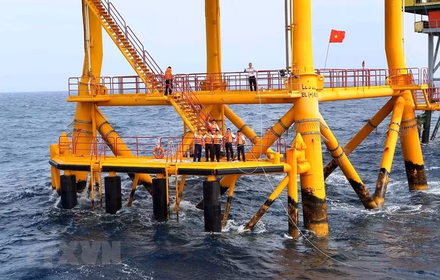  Des soldats en mission sur les plateformes DK1. 