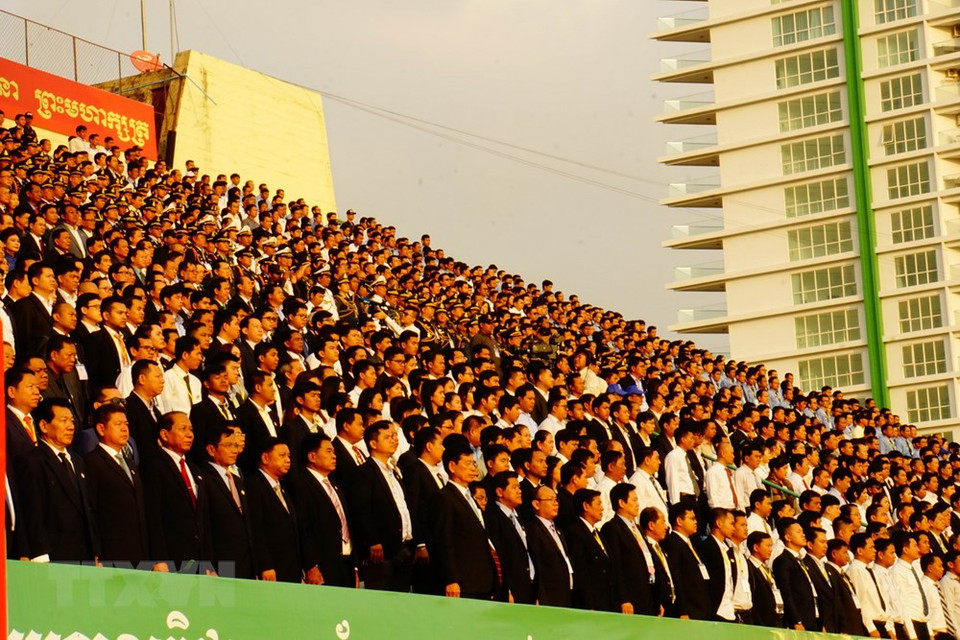  Les délégués participant à la cérémonie. 