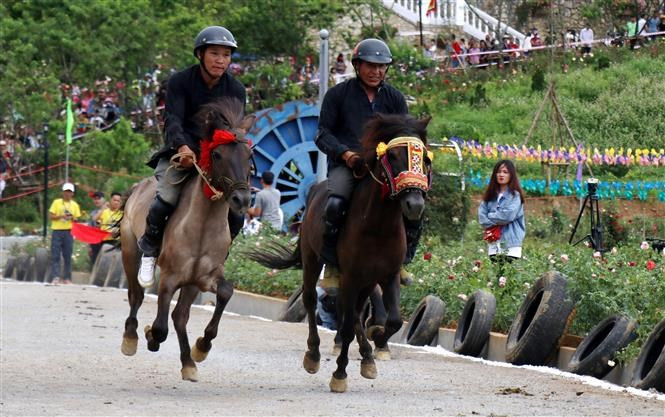  La course hippique ''Sabots de chevaux dans les nuages'' a eu lieu du 21 au 23 juin. 