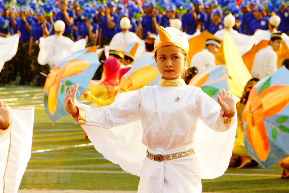  Une danse traditionnelle présentée lors de la cérémonie. 