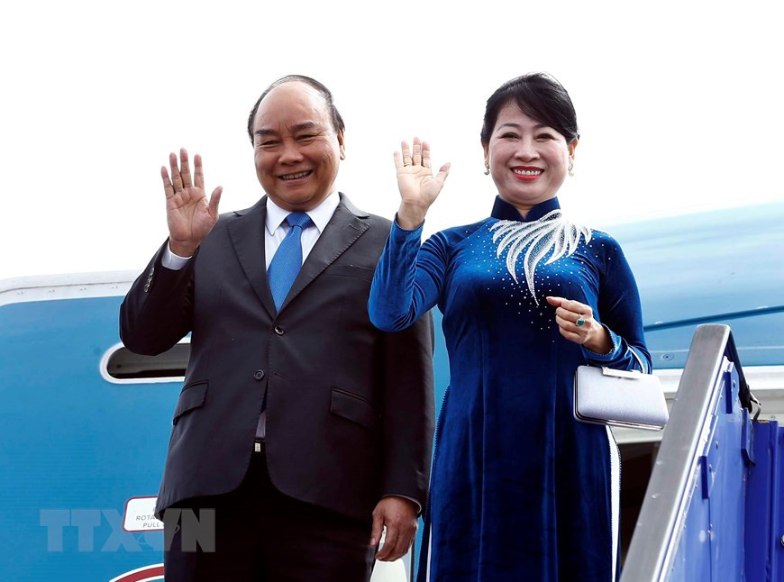  Le Premier ministre Nguyen Xuan Phuc et son épouse à leur arrivée à l'aéroport international de Stockholm – Arlanda. 