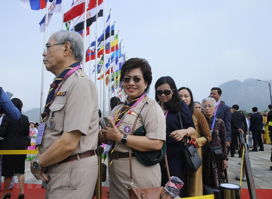  Des bouddhistes, fidèles et délégués étrangers participent à la cérémonie d’ouverture de la fête bouddhique du Vesak 2019. 