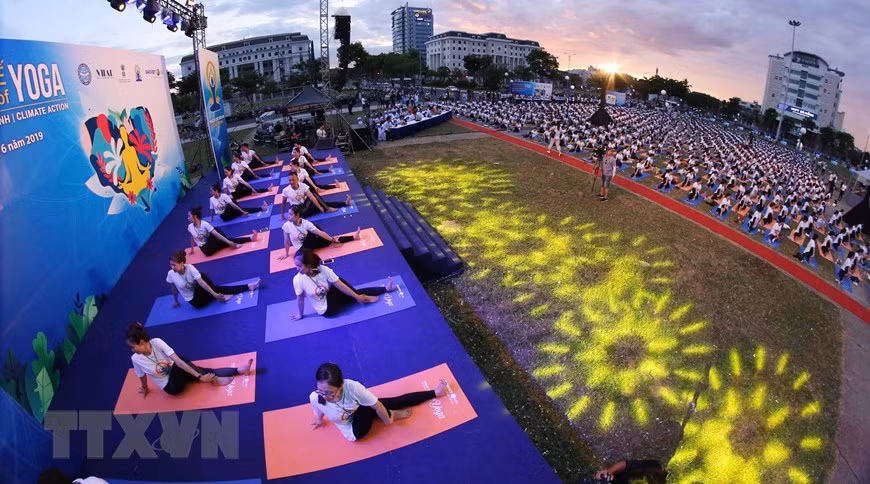  Il s’agissait de la 5e année que cette pratique du yoga en masse était organisée à Da Nang. 