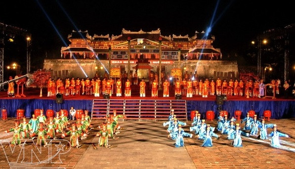 Le 7 novembre 2003, la musique de la cour royale de Hue a été reconnue par l'UNESCO comme patrimoine immatériel et oral de l'humanité. Selon l'évaluation de l'UNESCO, parmi les genres de musique traditionnelle au Vietnam, le Nha Nhac atteint une stature nationale. Photo: VNA