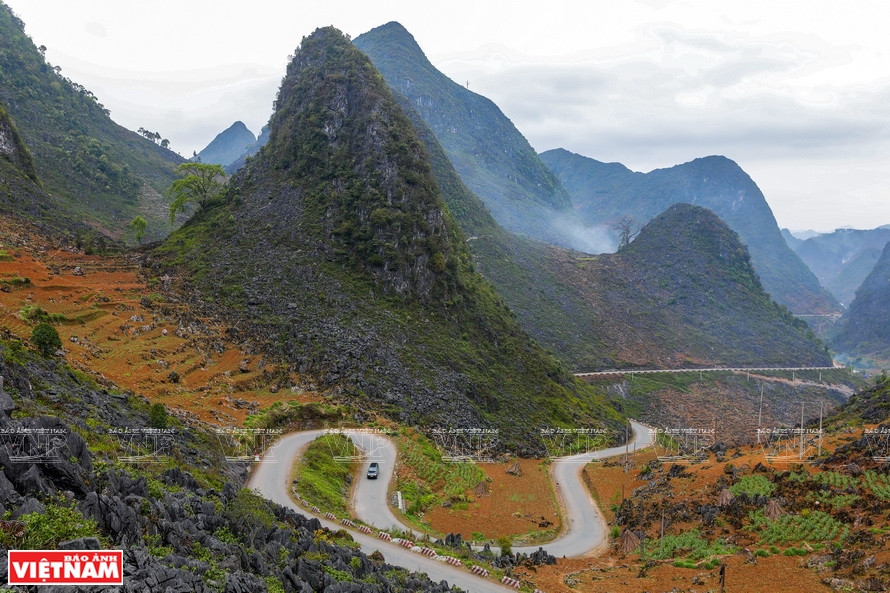 La beauté majestueuse des montagnes à Pai Lung.
