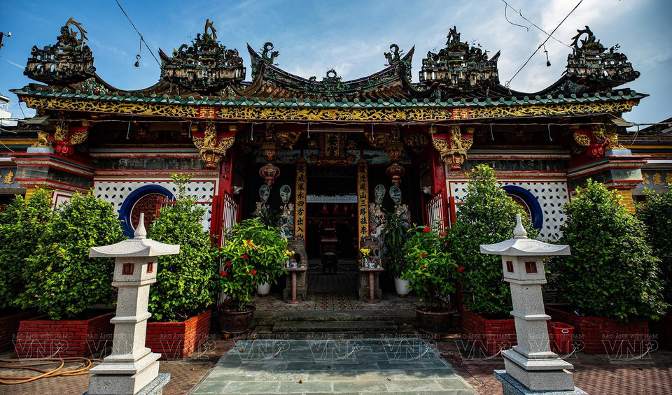 Le palais de Kien An est situé en plein centre de la ville de Sa Dec, province de Dong Thap, avec une architecture ancienne marquée par l'influence chinoise.
